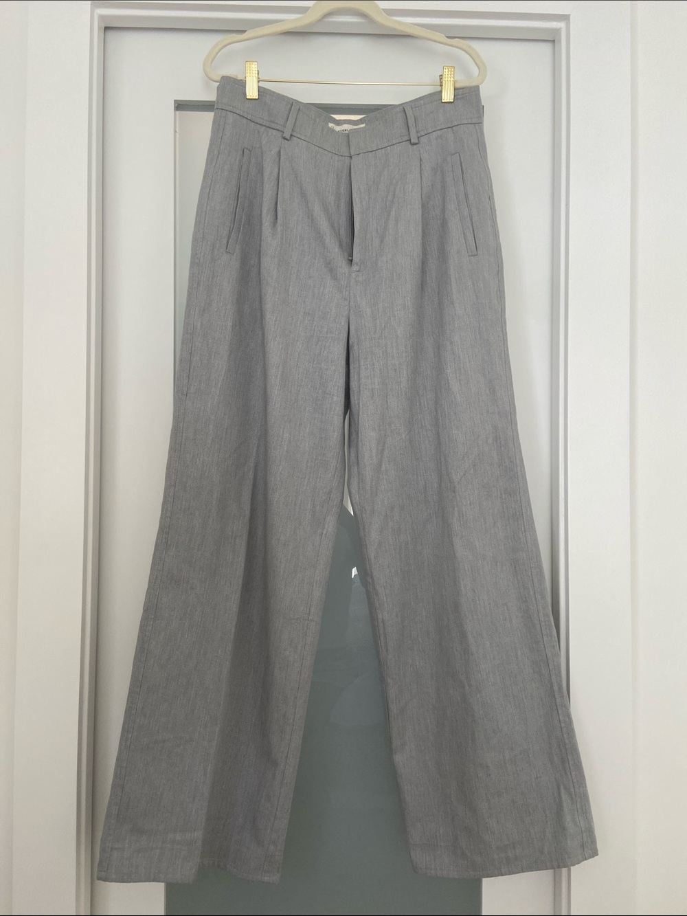 Everlane Gray Wide-Leg Pleated Dress Pants